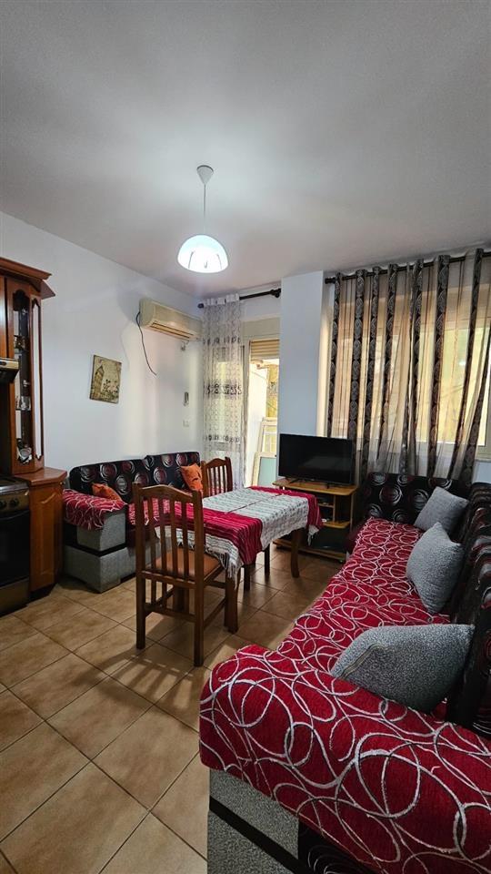 jepet me qera 2+1 Majestiku