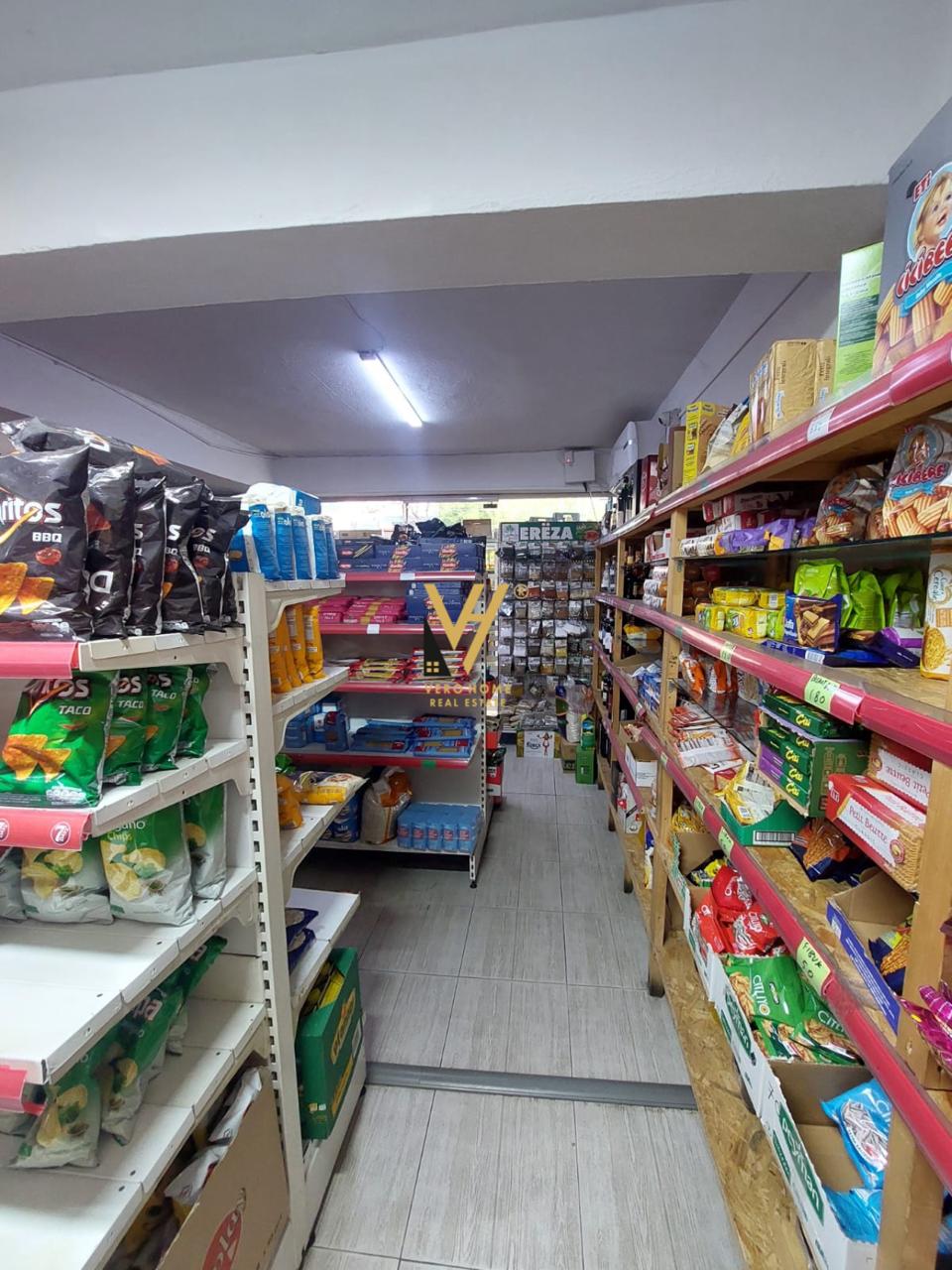 MARKET 180 M2 ME QERA NE YZBERISHT 1.500 EURO