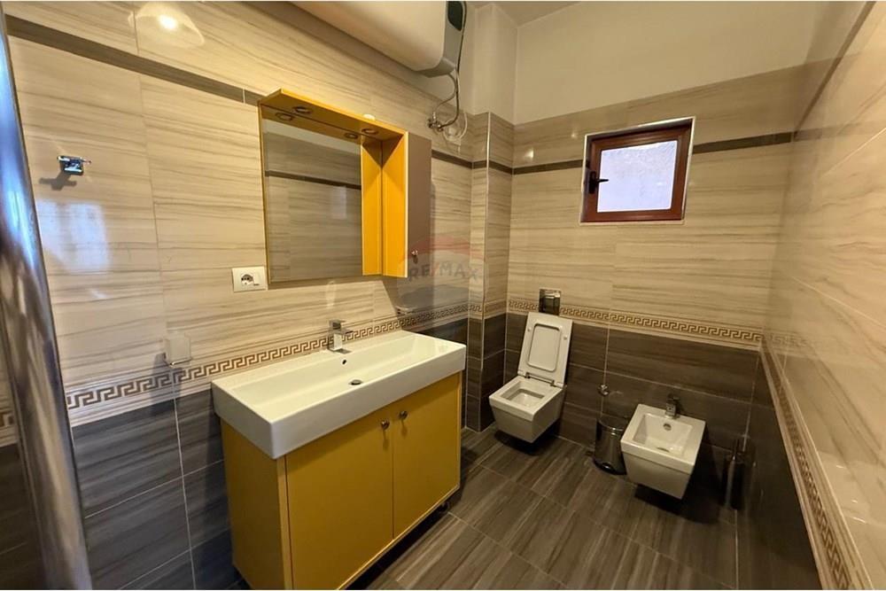 Vile 3-kateshe me qira tek Jordan Misja