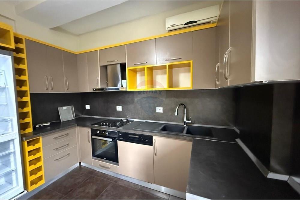 Vile 3-kateshe me qira tek Jordan Misja