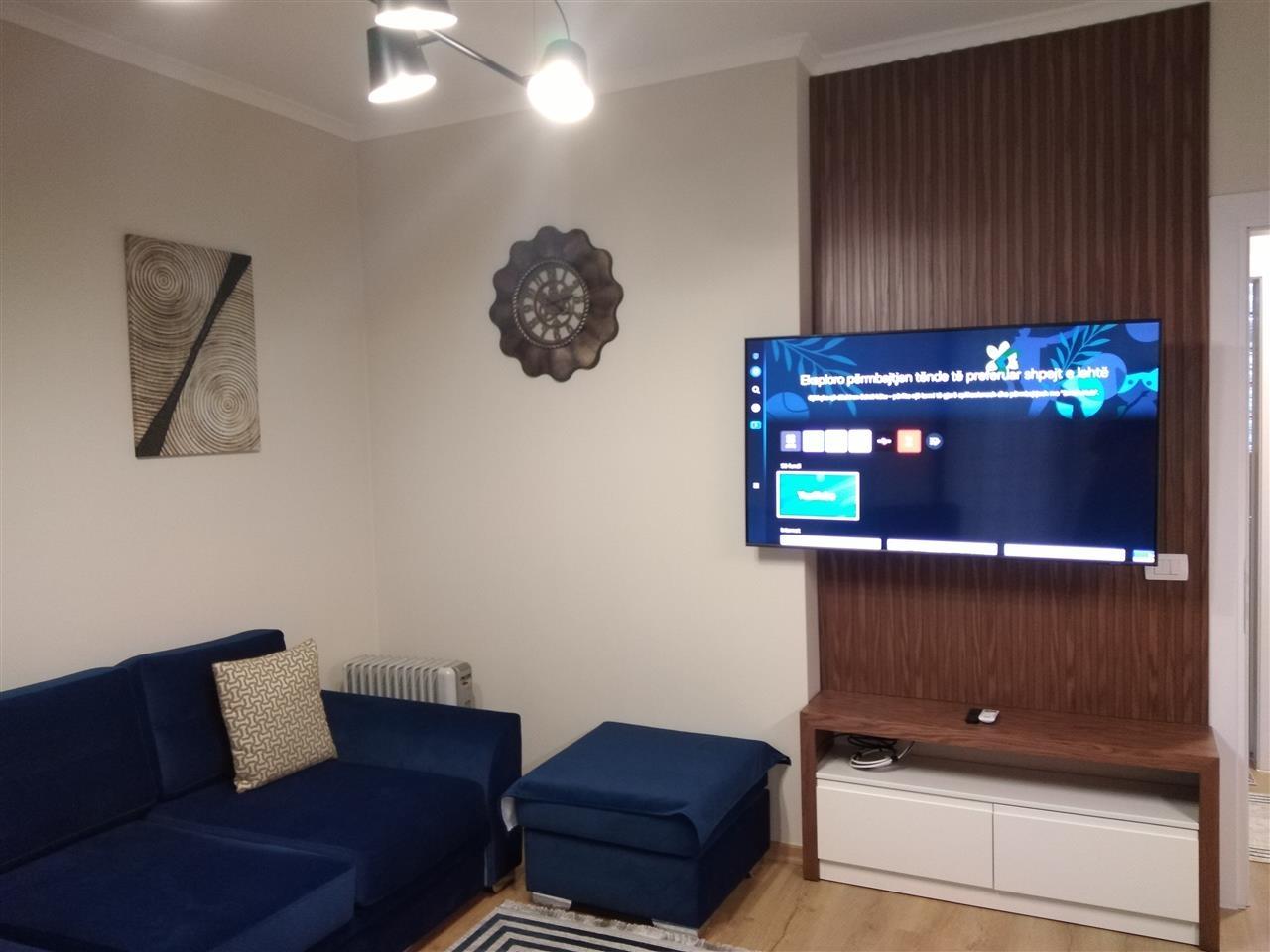 Apartament i ri i ri me qera ne qender te Korces.