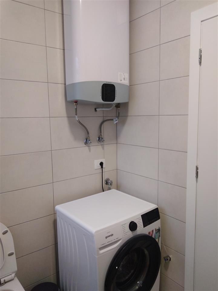 Apartament i ri i ri me qera ne qender te Korces.