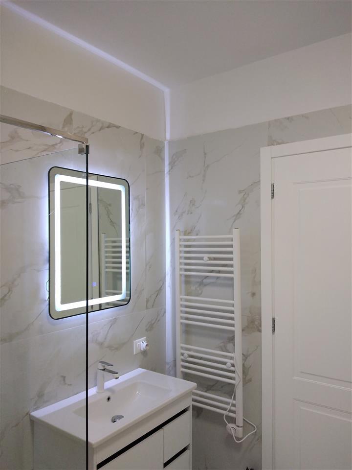 Apartament i shkelqyer me qera ne qender te Korces.