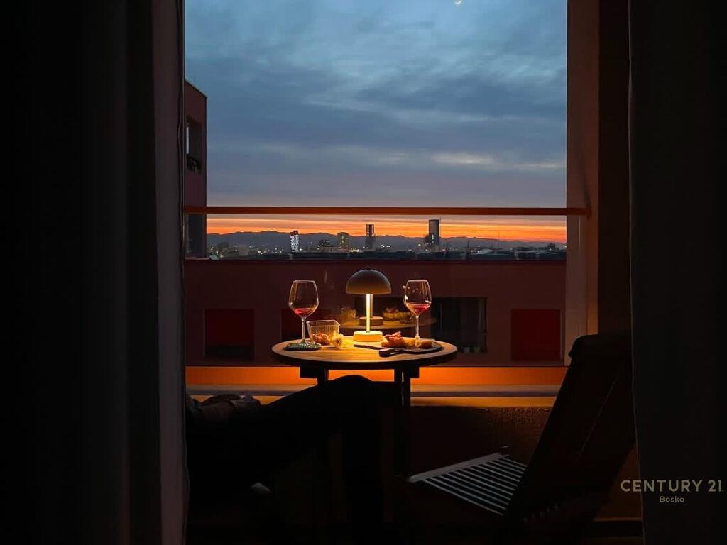 APARTAMENT 1+1 MODERN PER QIRA!