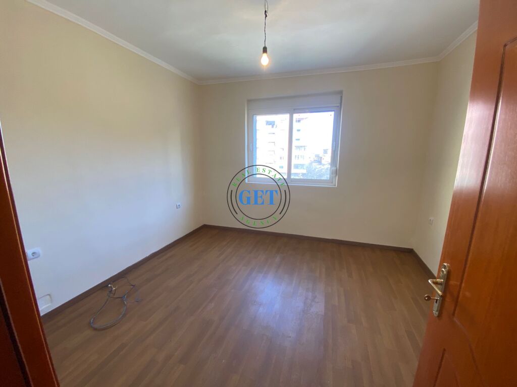 Apartament 1+1, Çezma e Ferres