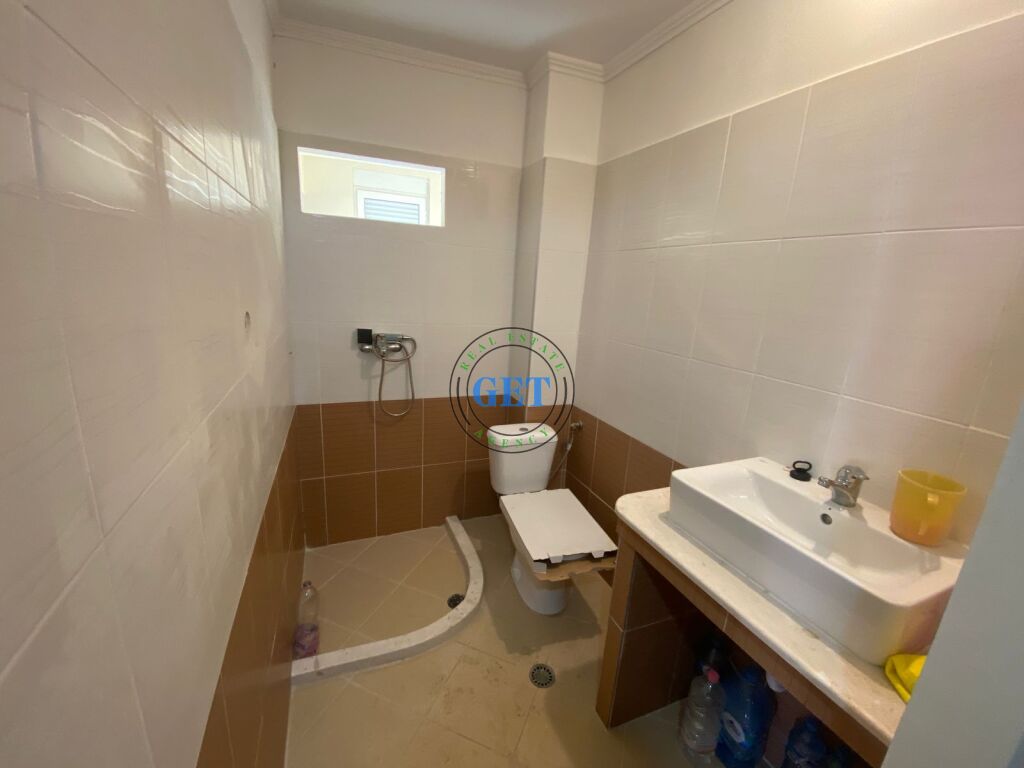 Apartament 1+1, Çezma e Ferres