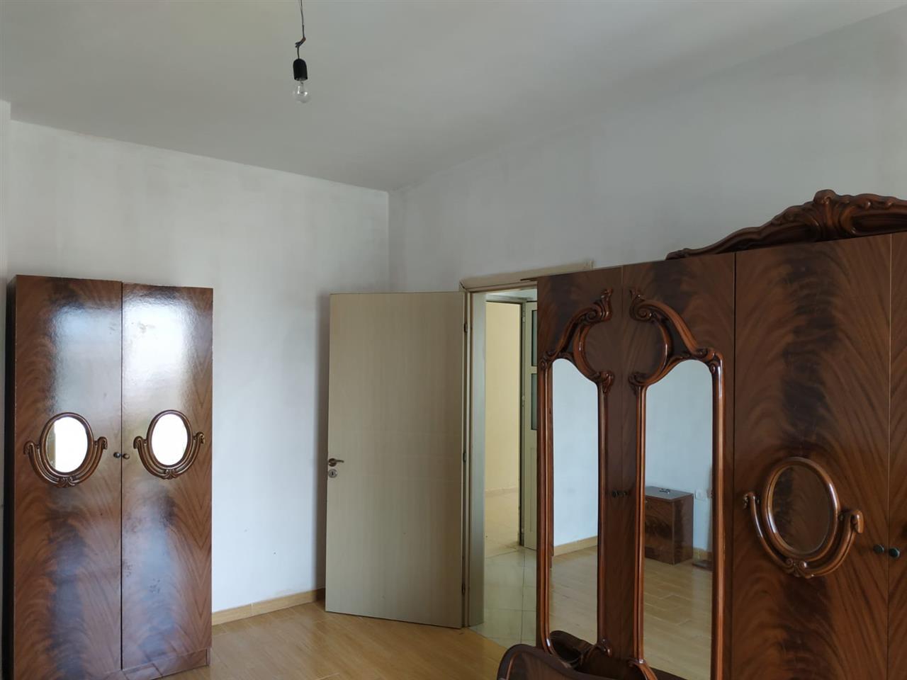 Okazion shtepi me qera shkozet