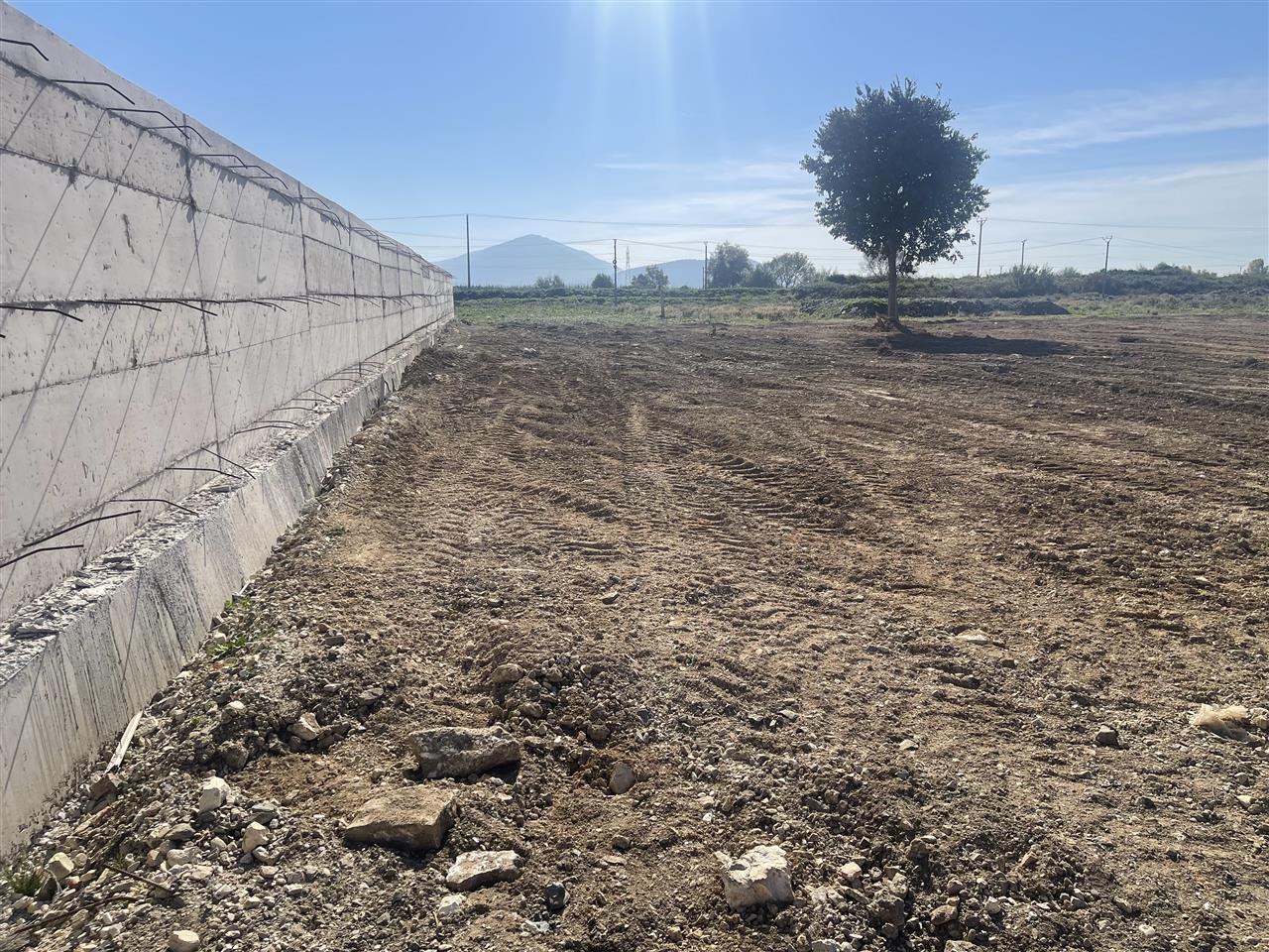 Shitet toke truall Vrion Sarande me hipoteke