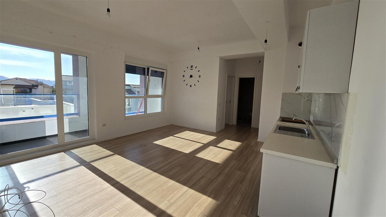 Jap me qera apartament 2+1 tek kompleksi Mangalem 21 AliDemi