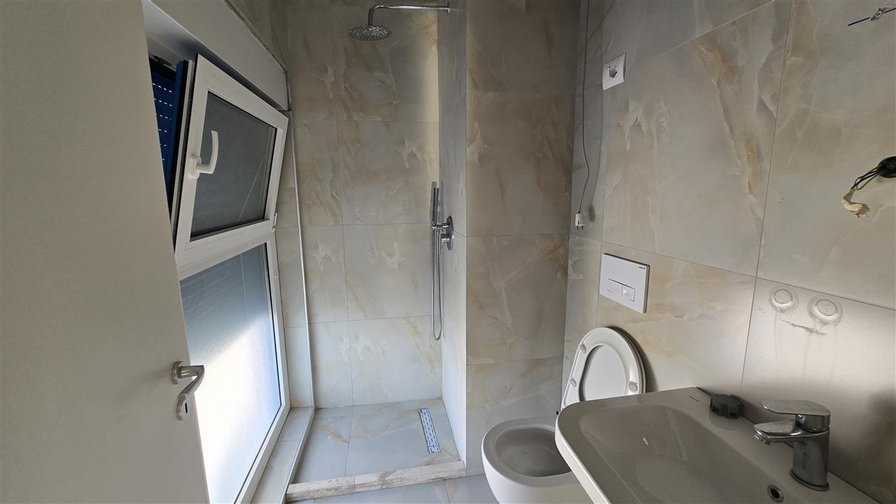 Jap me qera apartament 2+1 tek kompleksi Mangalem 21 AliDemi