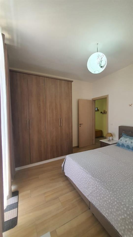 Jepet me qera Apartament i mobiluar 2+1