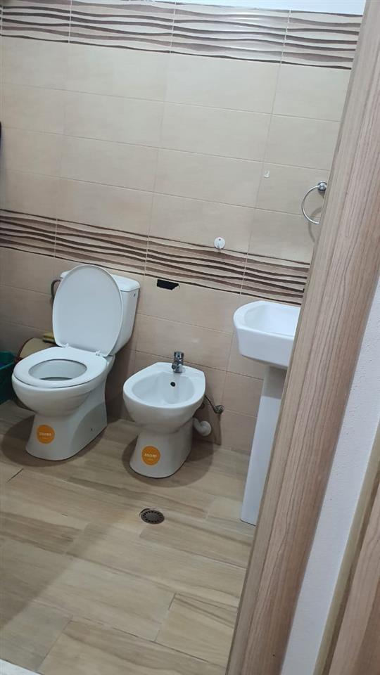 Jepet me qera Apartament i mobiluar 2+1