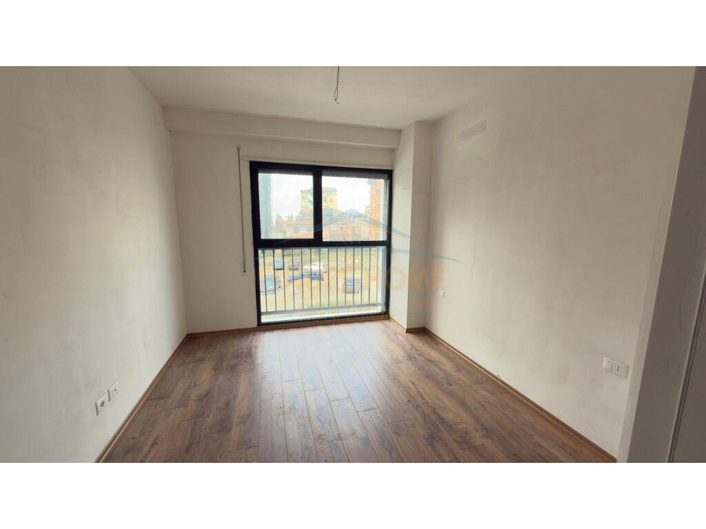 Shitet, Apartament 2+1+2 Poste Parkimi, Bulevardi i Ri, Tira