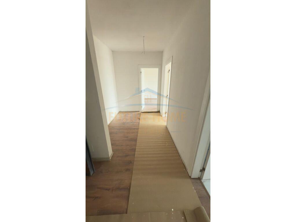 Shitet, Apartament 2+1+2 Poste Parkimi, Bulevardi i Ri, Tira