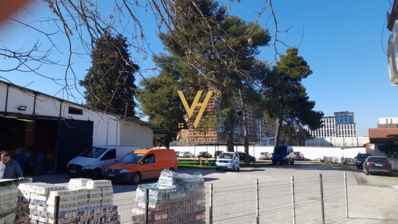 MAGAZINE 700 M2 ME QERA NE SELITE 3.500 EURO