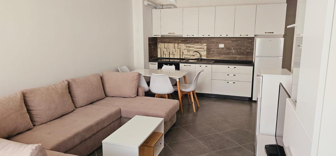 JEPET ME QERA APARTAMENT 1+1 PAS HANNOVER