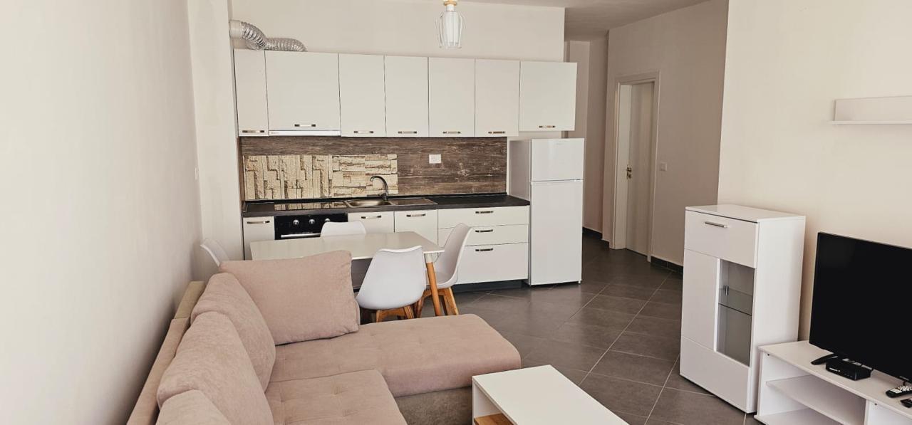 JEPET ME QERA APARTAMENT 1+1 PAS HANNOVER