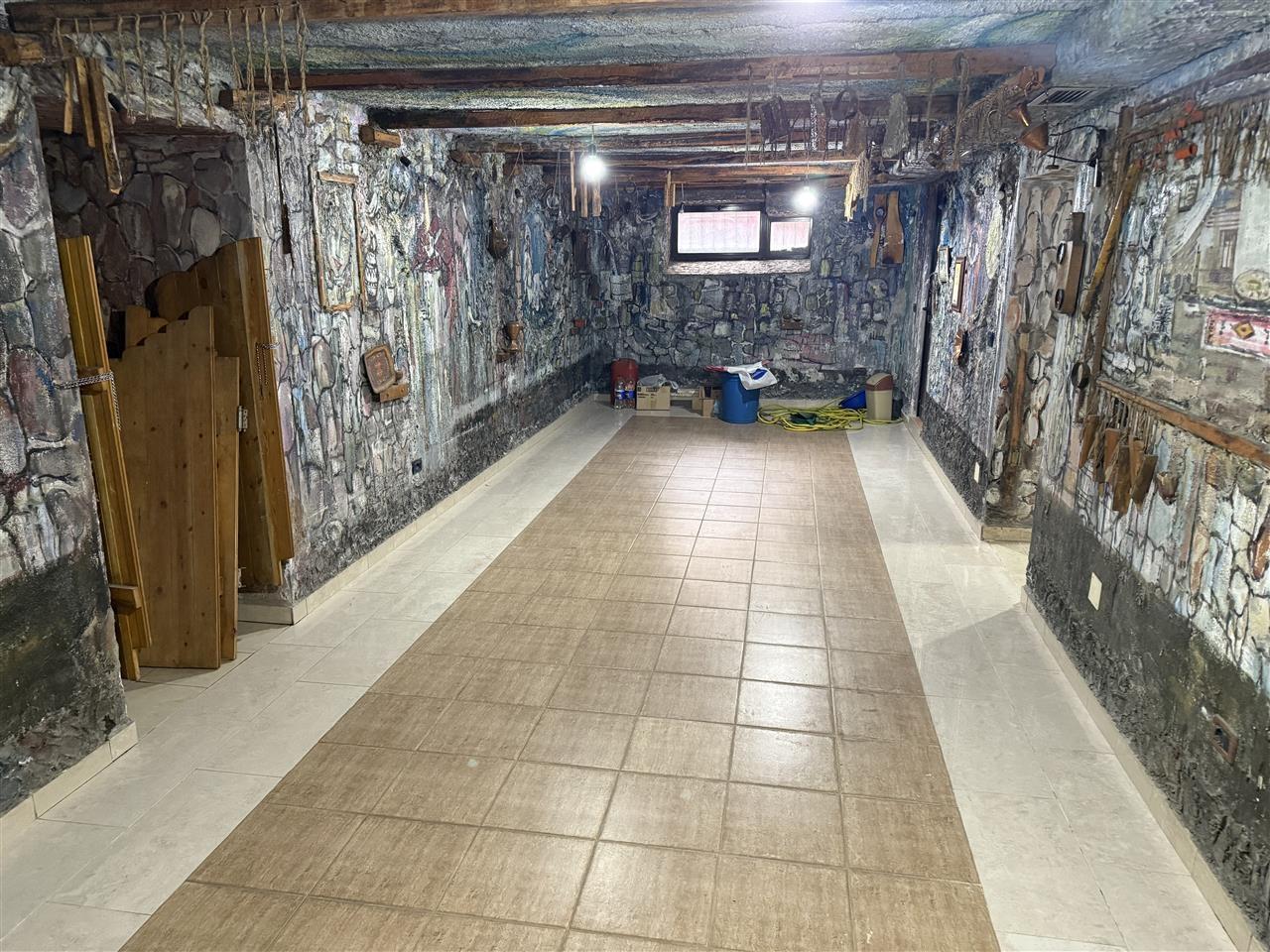 Jepet me qera bodrum ne ish bllok