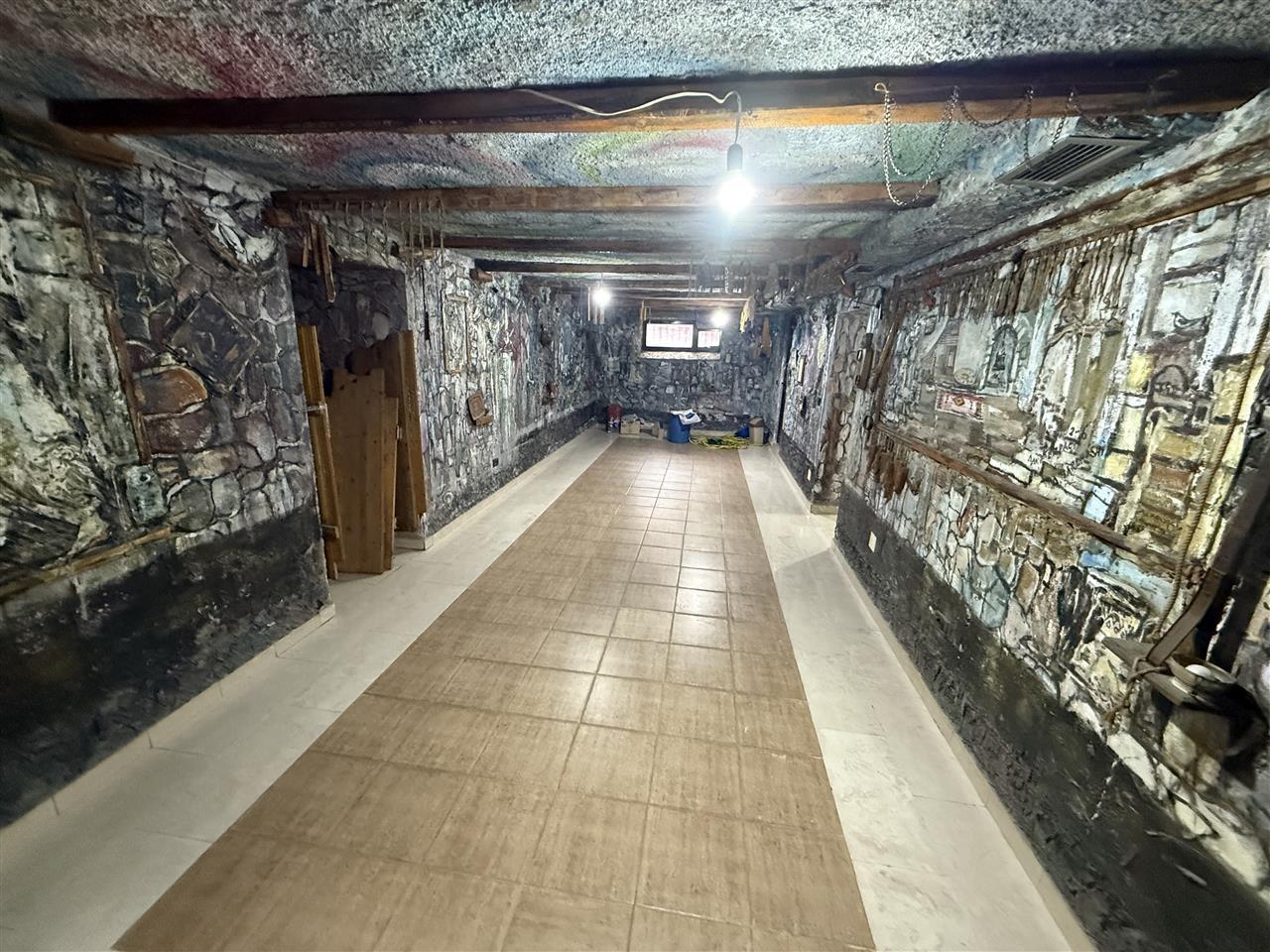 Jepet me qera bodrum ne ish bllok