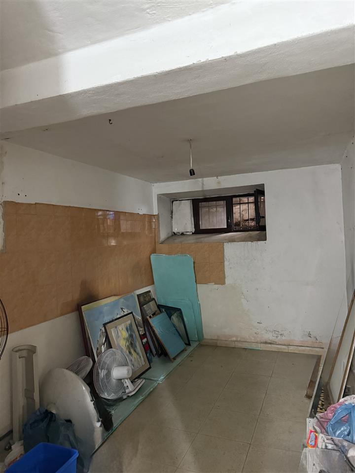 Jepet me qera bodrum ne ish bllok