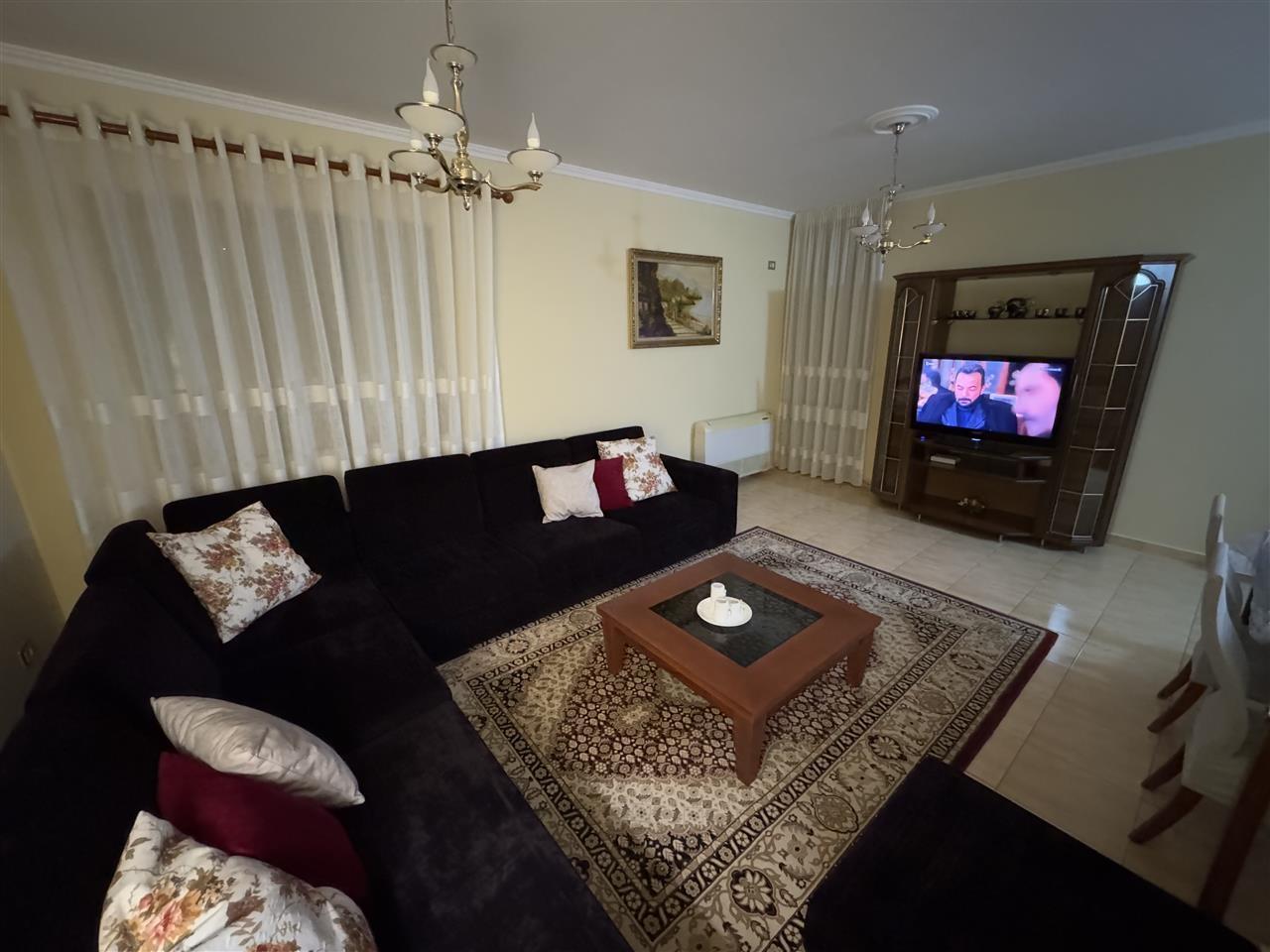 Apartament 2+1 me qera, ne ish-Bllok, perballe Njesise 5