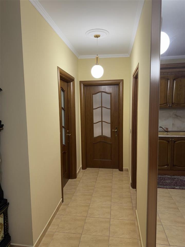 Apartament 2+1 me qera, ne ish-Bllok, perballe Njesise 5