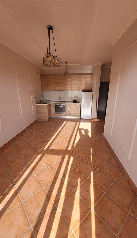 SHITET APARTAMENT 1+1 PAMJE DETI !