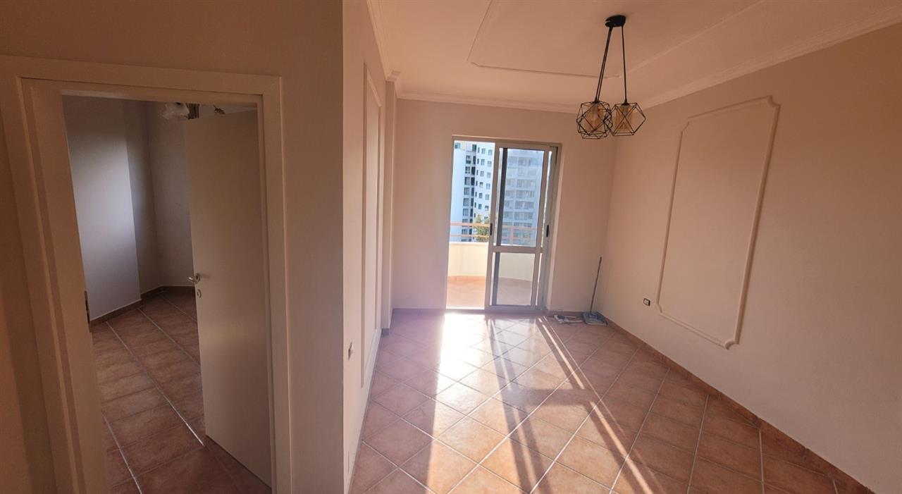 SHITET APARTAMENT 1+1 PAMJE DETI !