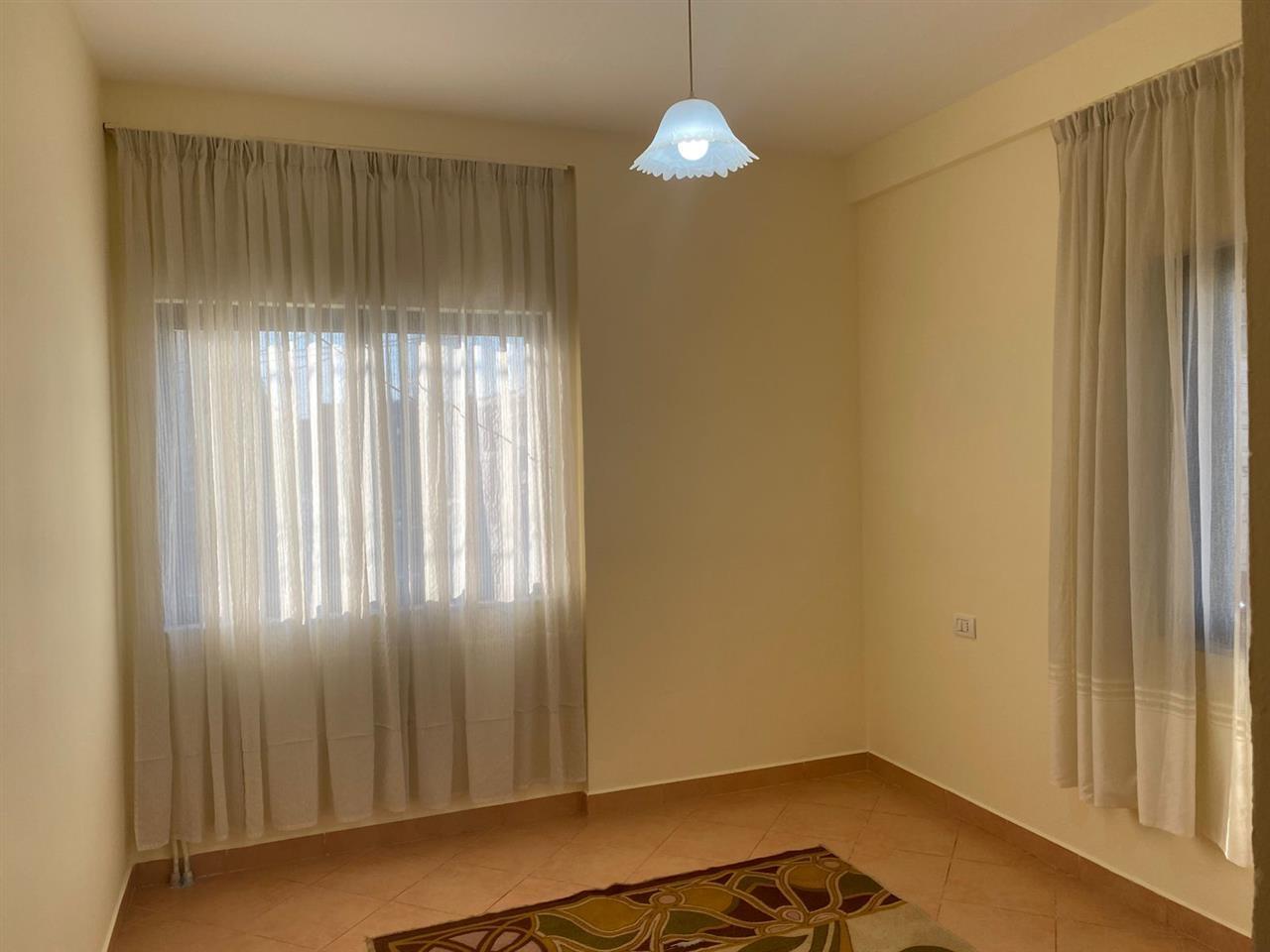 Jepet me qera Apartament 1+1 ne rrugen Metrush Luli Tirane
