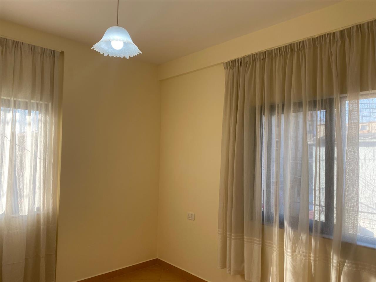 Jepet me qera Apartament 1+1 ne rrugen Metrush Luli Tirane