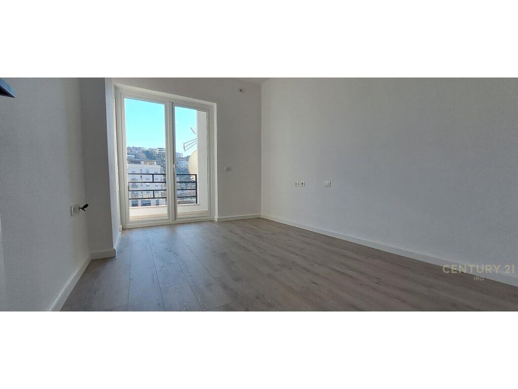 Apartament 2+1+2 ne Misto Mame pallatet Çabej!IRG108019