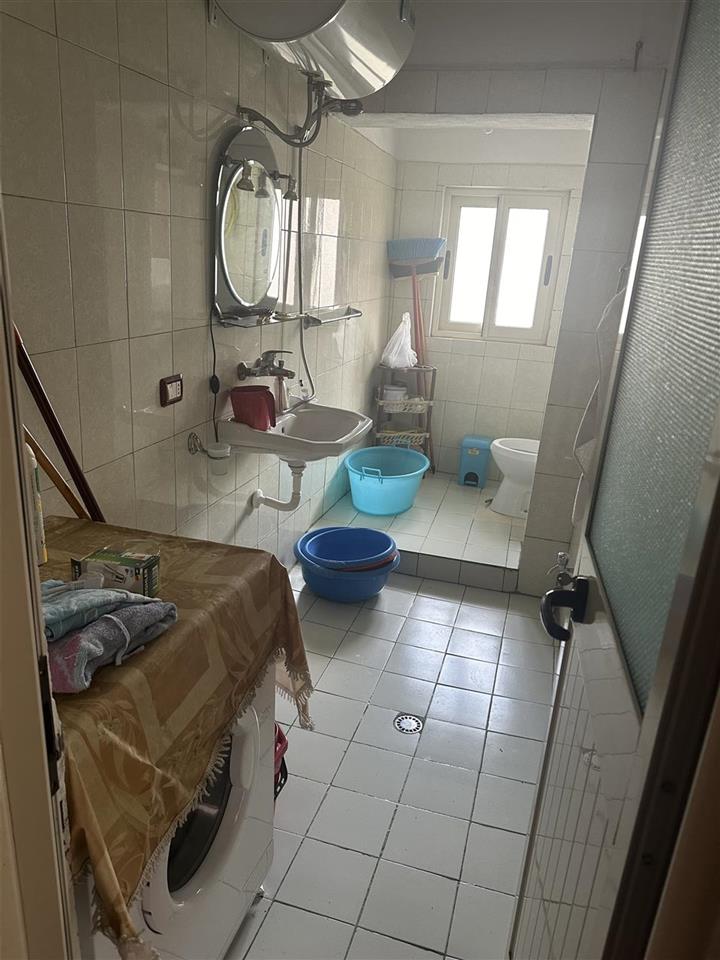 Shtepi me qera ne qender te durrsit