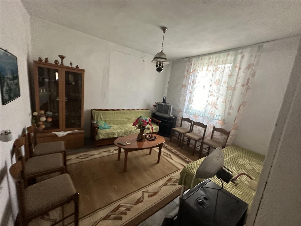 Shtepi me qera ne qender te durrsit