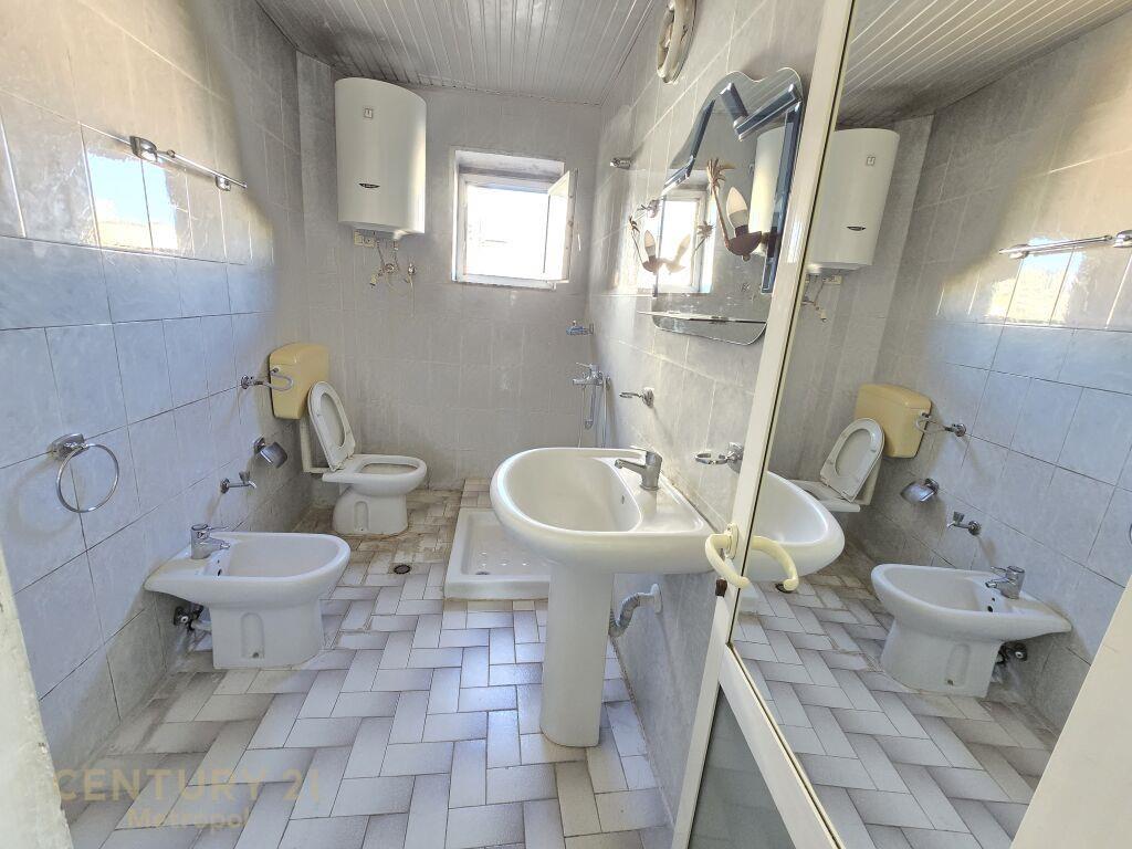 Japim apartament me qira te fusha e Ali Demit!Metropol107965