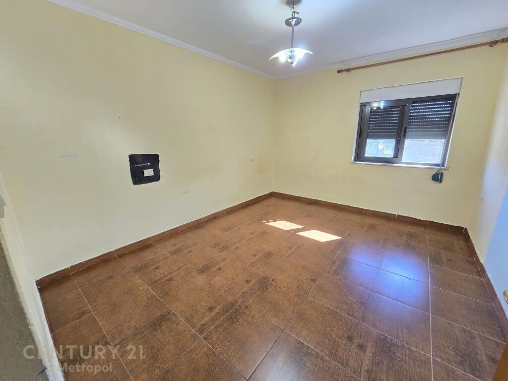 Japim apartament me qira te fusha e Ali Demit!Metropol107965