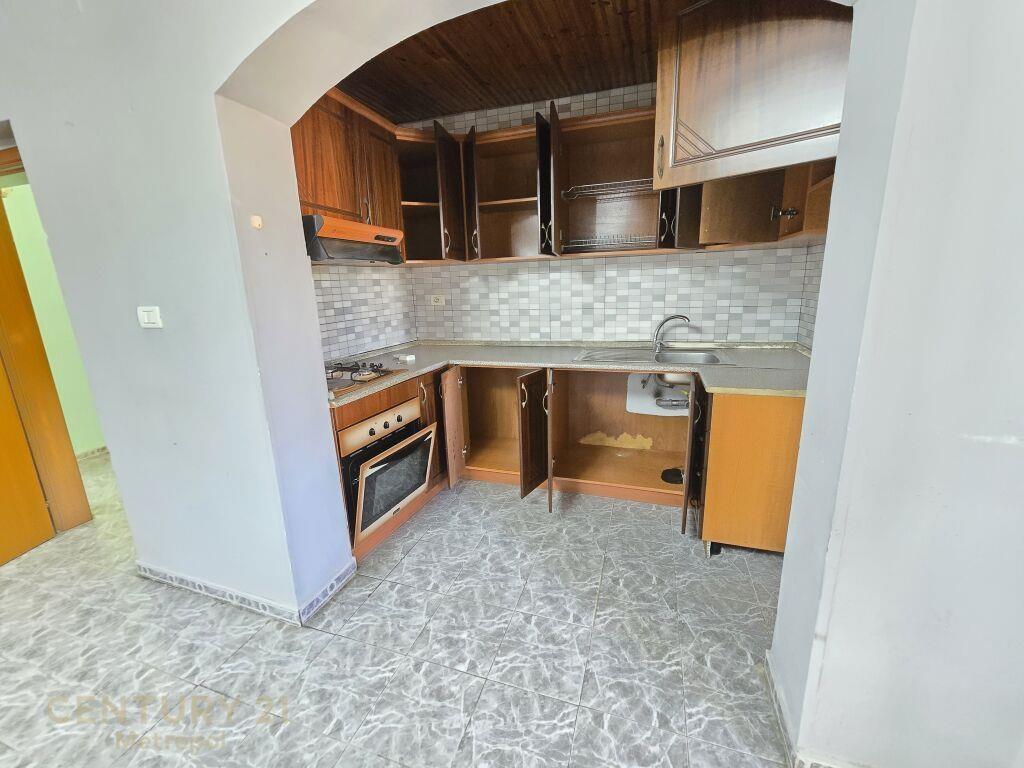 Japim apartament me qira te fusha e Ali Demit!Metropol107965