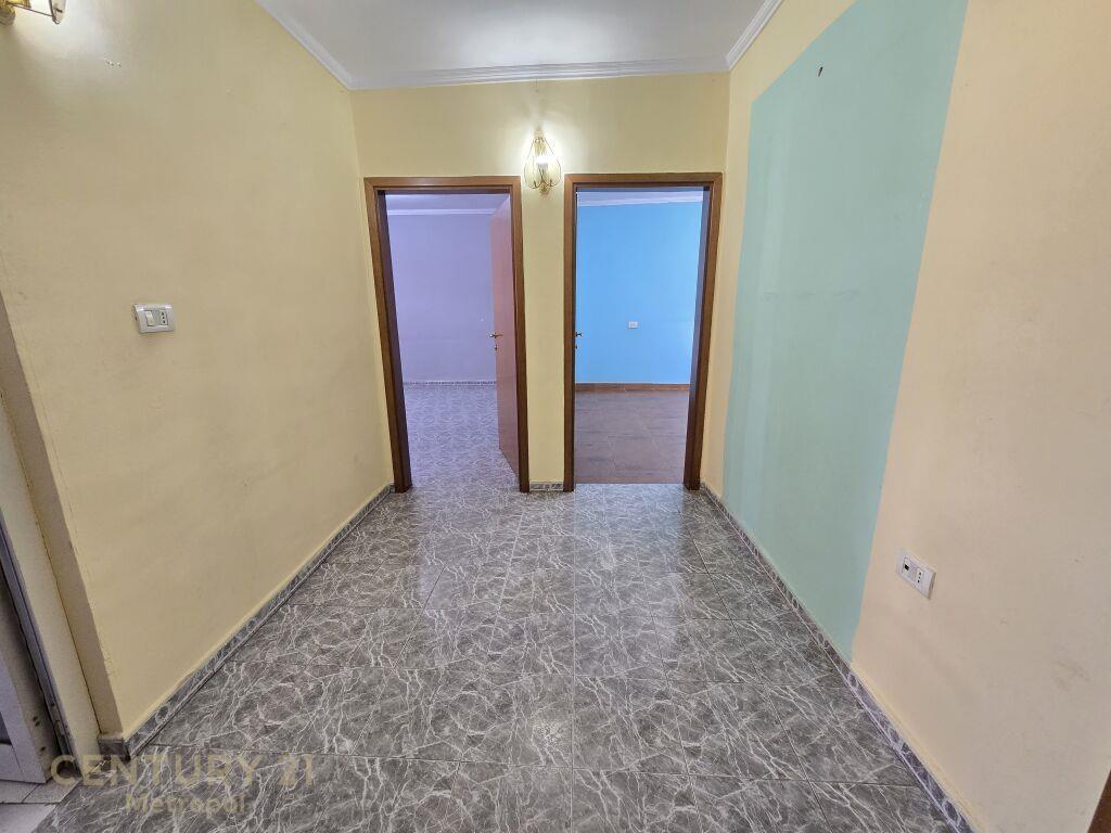 Japim apartament me qira te fusha e Ali Demit!Metropol107965