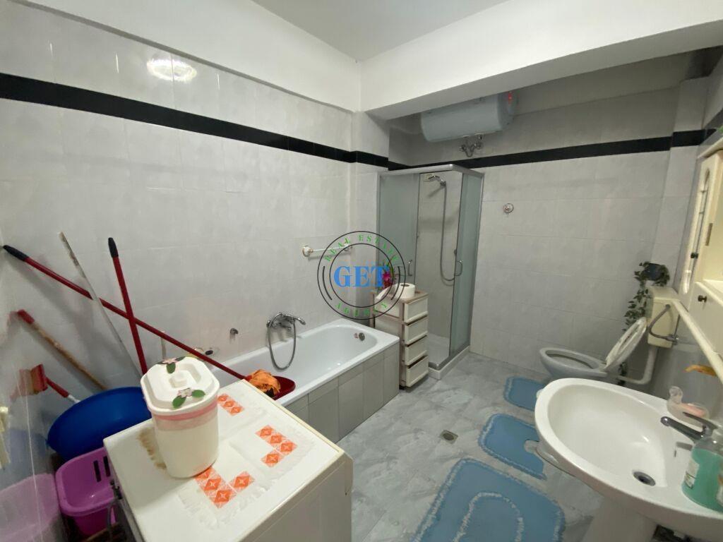 Jepet me Qira, Apartament 1+1 i përshtatur në 2+1, Vollga, D