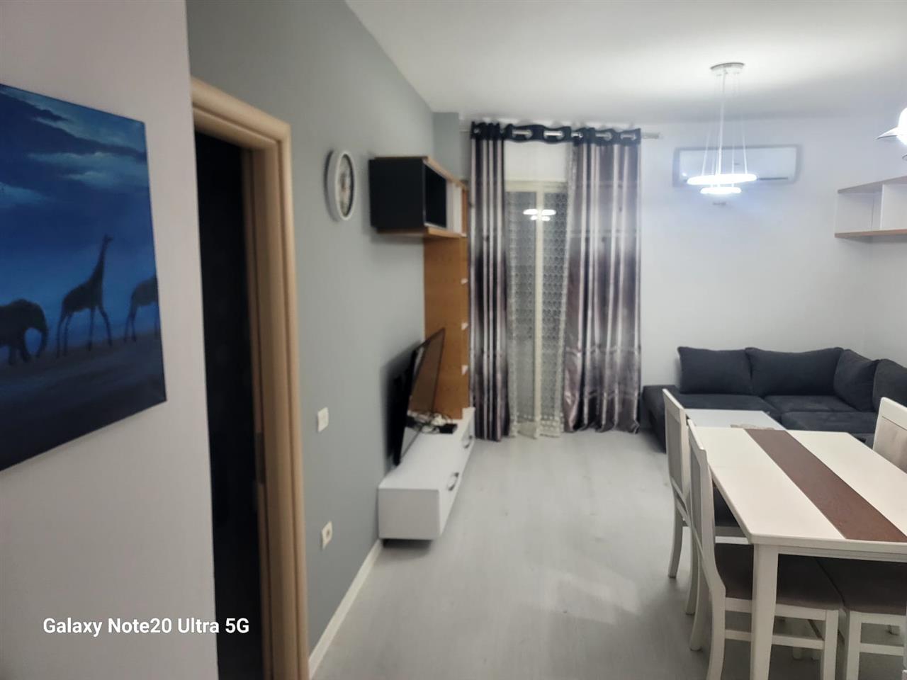 Jepet me qera 1+1 rruga Shefqet Kuka