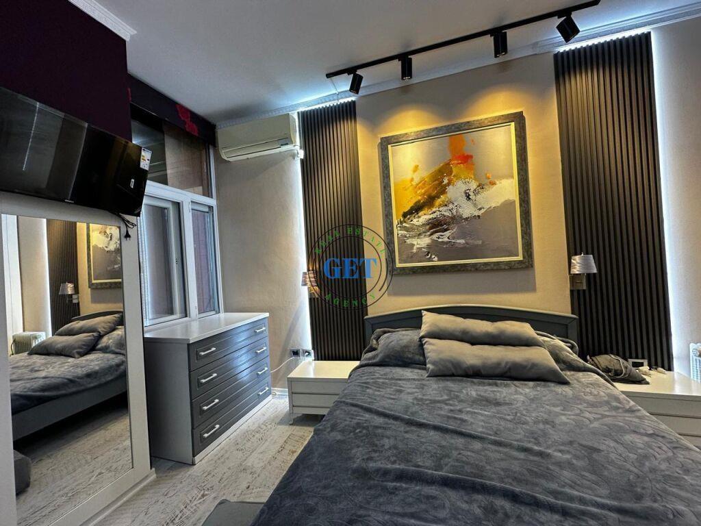 Shitet, Apartament 2+1,Bashkia, Durres!