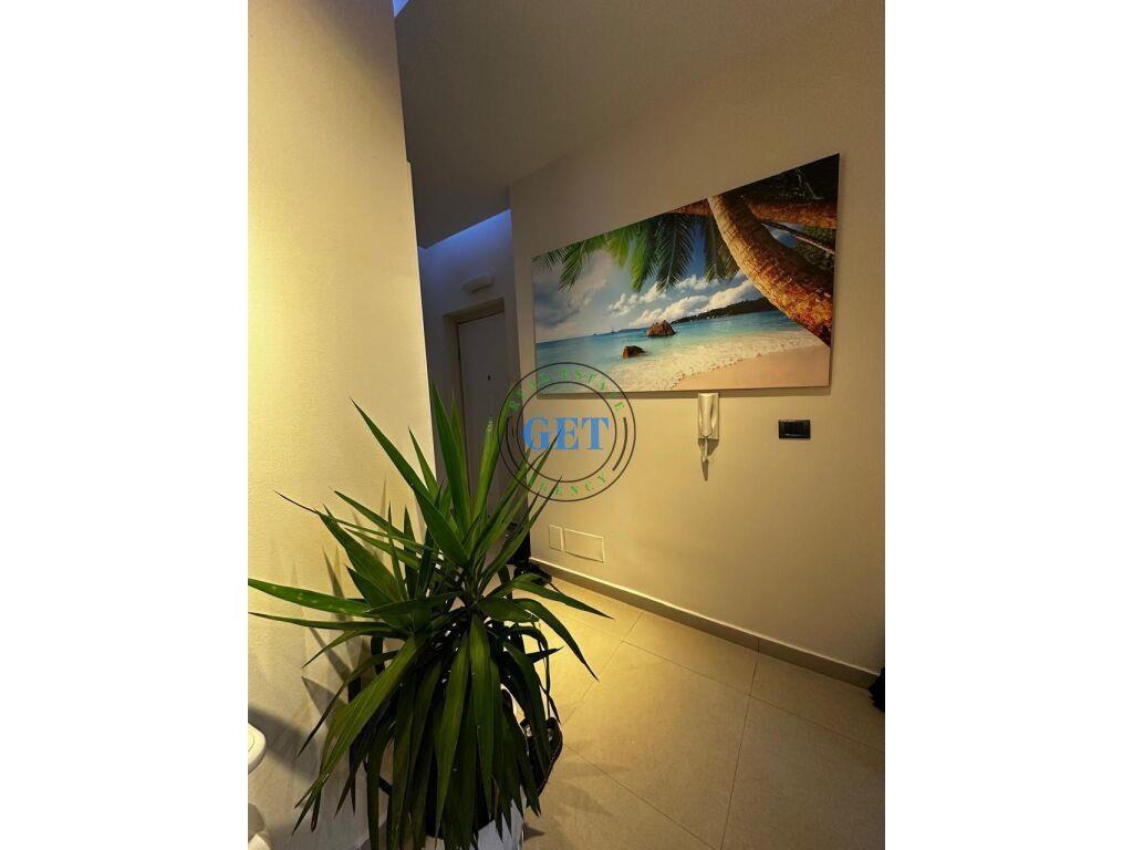 Shitet, Apartament 2+1,Bashkia, Durres!