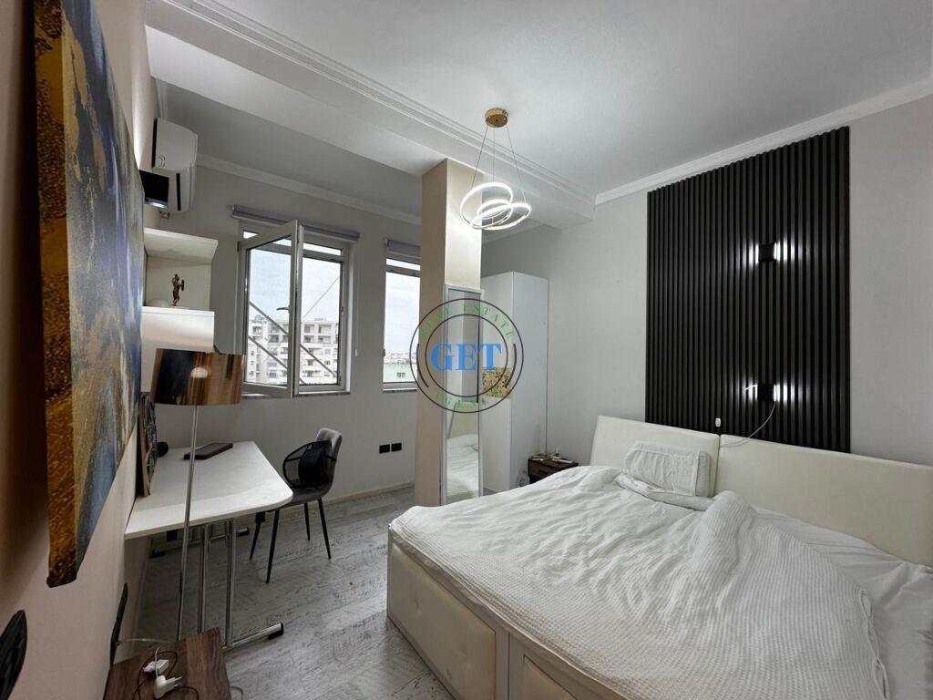 Shitet, Apartament 2+1,Bashkia, Durres!