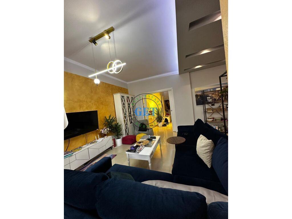 Shitet, Apartament 2+1,Bashkia, Durres!