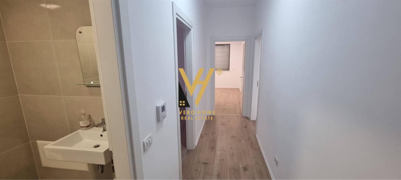 ZYRE 117M2 ME QERA TE BLLOKU 1.500 EURO