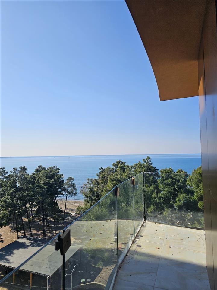 SHITET Apartament me Pamje nga Deti në Kune, Shëngjin