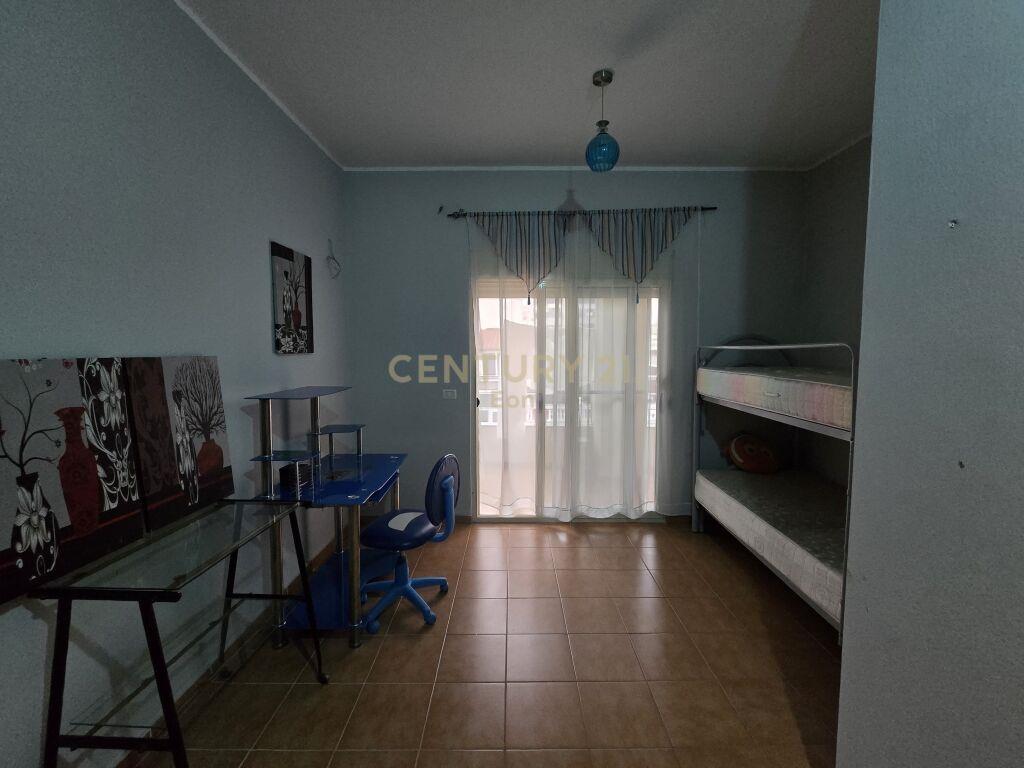 JEPET ME QIRA APARTAMETN 2+1 TEK MUZEUMI NE DURRES!