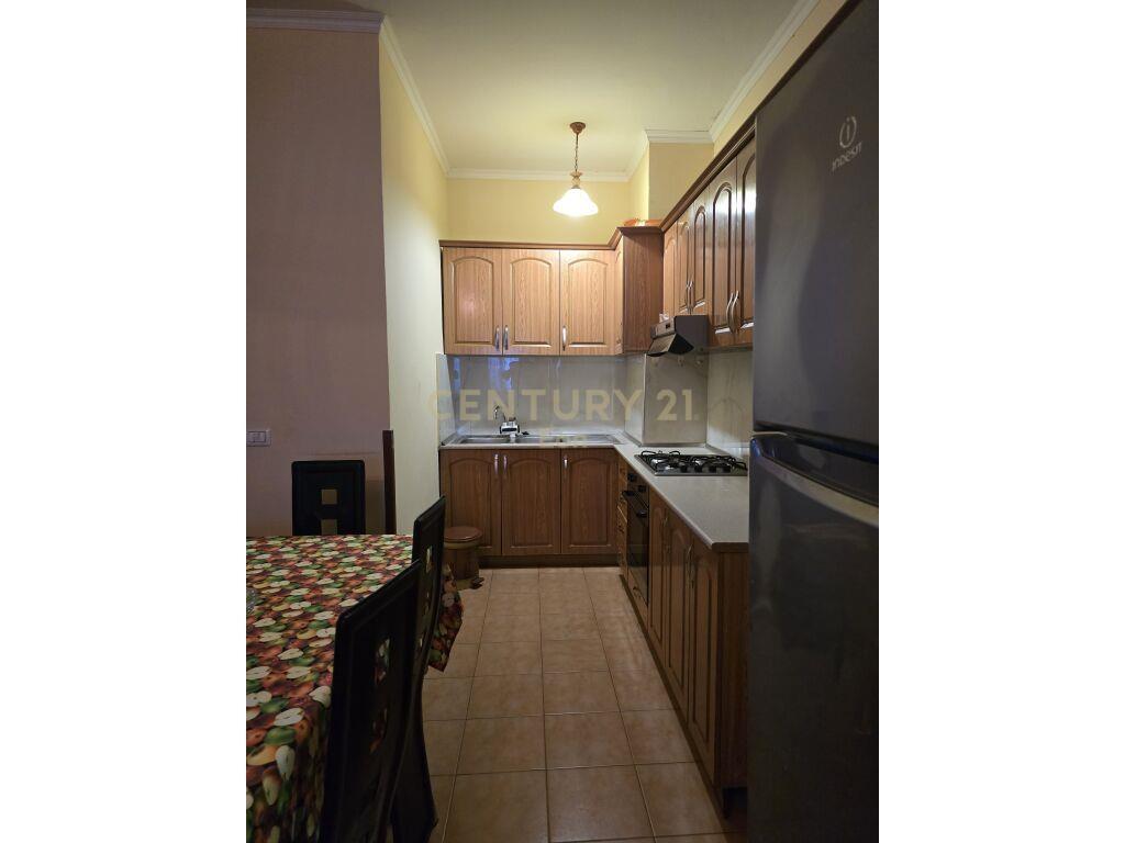 JEPET ME QIRA APARTAMETN 2+1 TEK MUZEUMI NE DURRES!