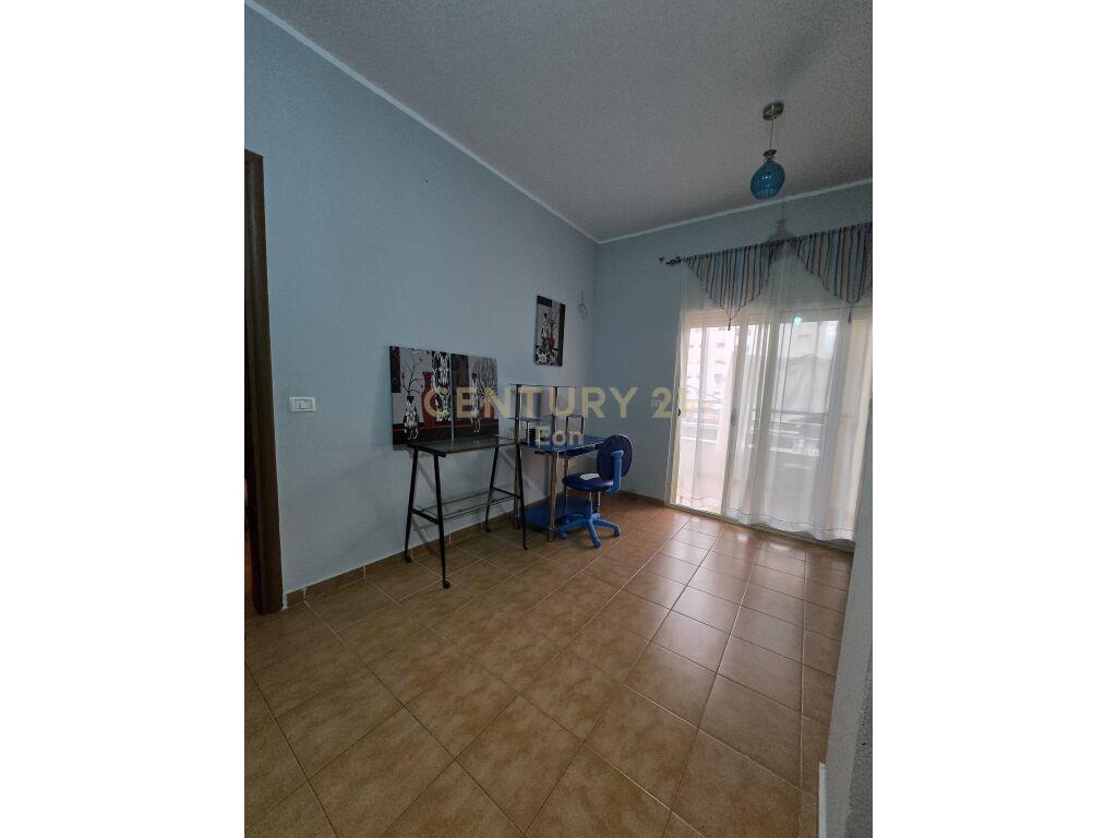 JEPET ME QIRA APARTAMETN 2+1 TEK MUZEUMI NE DURRES!