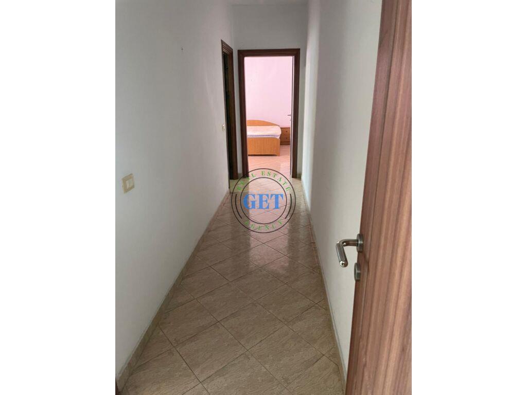Qira, Apartament 2+1 Muzeumi , Durres