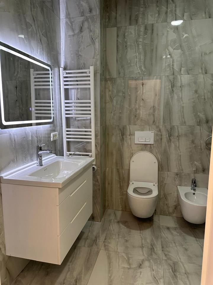 Apartament me qera 2+1+2